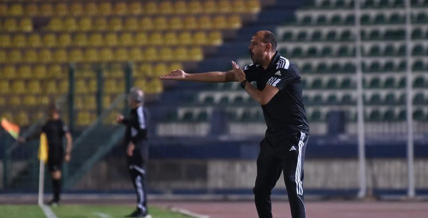 عماد النحاس يدلي بصوته في الانتخابات الرئاسية قبل سفره إلى ليبيا