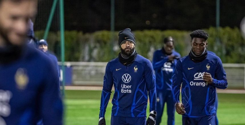 تقارير: كريم بنزيما مهدد بالاستبعاد من كأس العالم 2022 للإصابة
