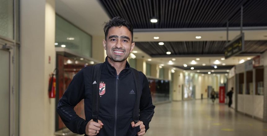 لاعبو الأهلي يدعمون محمد فخري بعد مباراة الرجاء ( صورة )