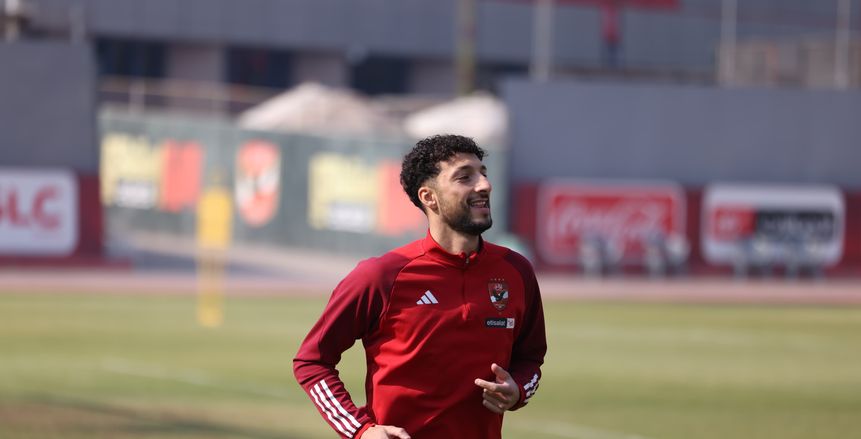 كولر يداعب وسام أبو علي قبل مواجهة الأهلي وإنبي