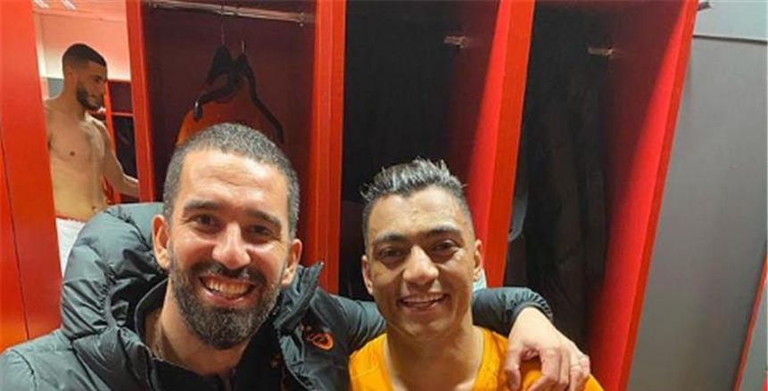 أردا توران يحتفل بأول أهداف مصطفى محمد مع جالاتا سراي: «مرحبا»