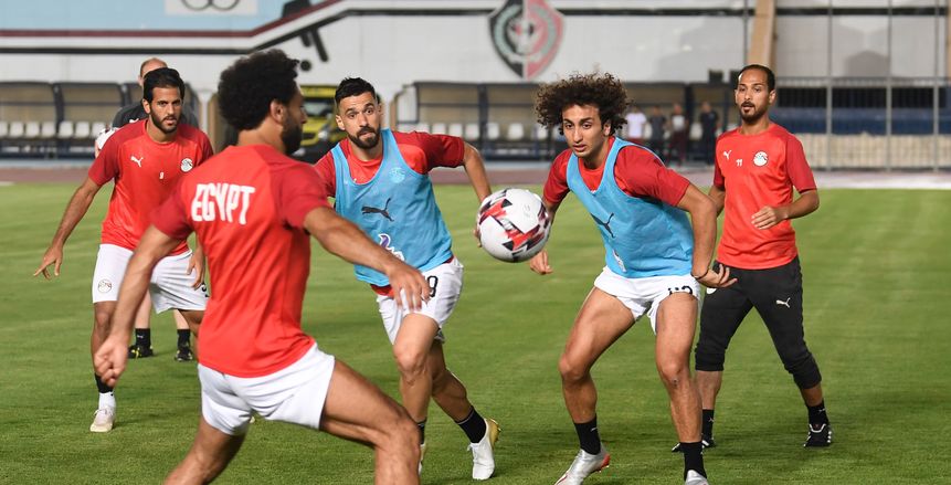 لاعبو منتخب مصر: عمرو وردة ملتزم جدا.. وأزمته مؤامرة خبيثة