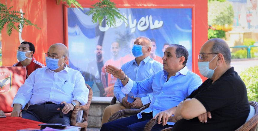 اللجنة الطبية بالأهلي تجتمع مع الأجهزة الفنية لفرق النشاط الرياضي (صور)