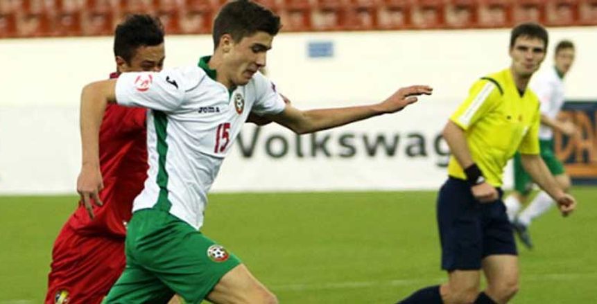 رسميا| فيورنتينا يتعاقد مع مدافع بلغاري حتى 2022
