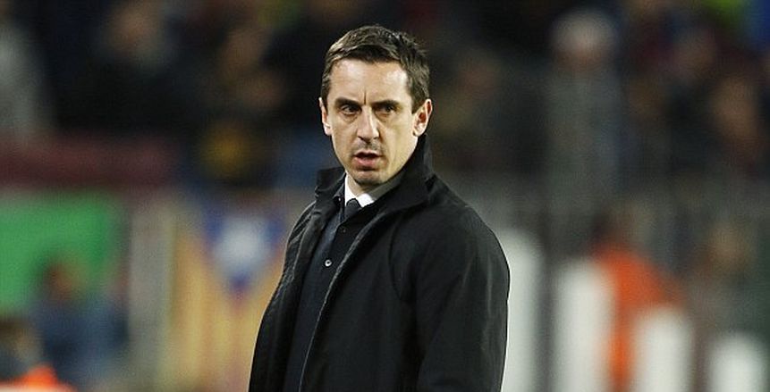بالفيديو.. نيفيل يثير غضب لاعب ليفربول لرغبته في فوز مانشستر سيتي بالدوري الإنجليزي