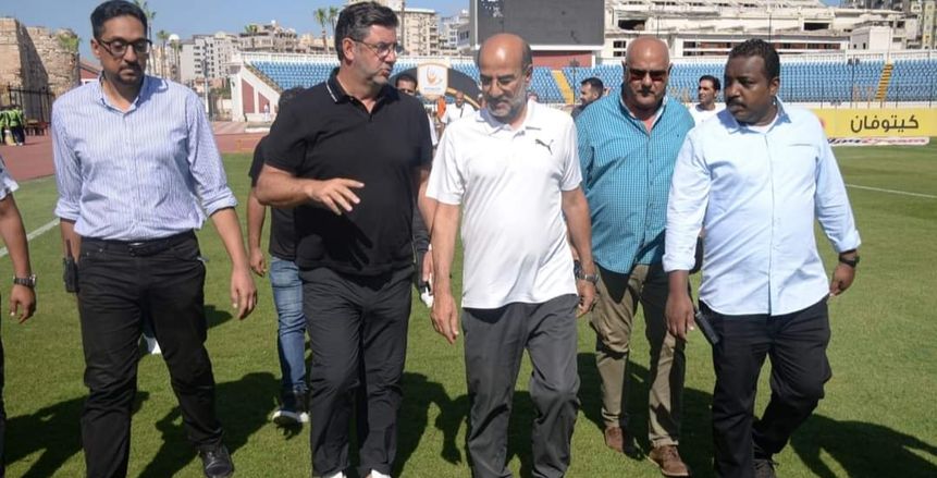 روي فيتوريا يزور استاد الإسكندرية ويتفقد الملعب وغرف خلع الملابس