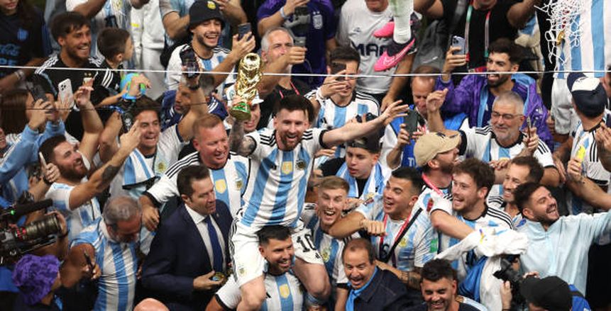 هالاند وميسي وبنزيما ومبابي في التشكيل المثالي بـ2022 في حفل ذا بيست.. وحضور عربي