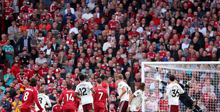 مشاركة صلاح.. ليفربول يقتنص صدارة الدوري الإنجليزي بصاروخية سوبوسلاي ضد أرسنال