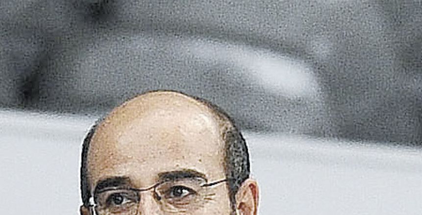 مدير الكرة بالأهلي مهدد بالإيقاف بسبب شكوى الزمالك بتهمة إثارة الفتنة