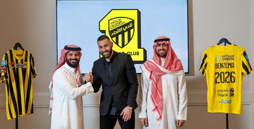 أول ظهور لبنزيما وكانتي مع اتحاد جدة قبل انطلاق معسكر الإعداد (فيديو)