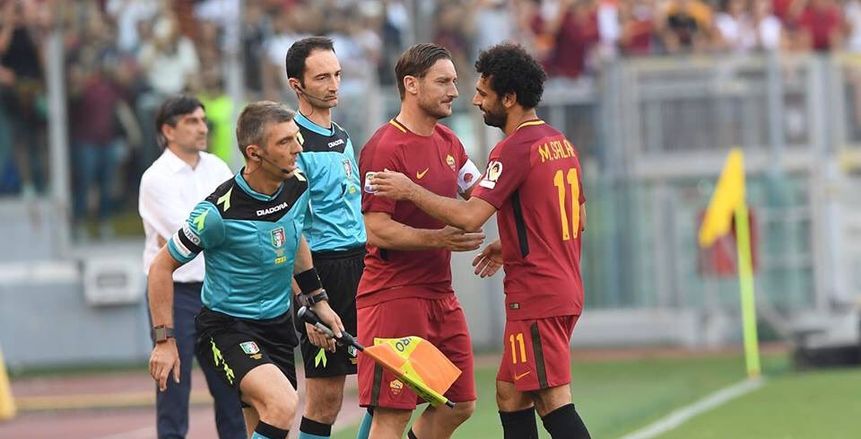 بالصورة| صلاح لتوتي: سأخبر أحفادي على أسطورتك