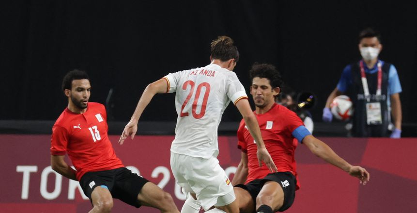 أحمد مجاهد للاعبي المنتخب: أنتم أبطال أفريقيا.. وعليكم إسعاد المصريين