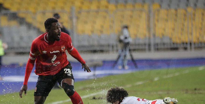 بالفيديو.. حافلة الأهلي تكسر الرصيف وتسير عكس الاتجاه للحاق بمباراة الزمالك