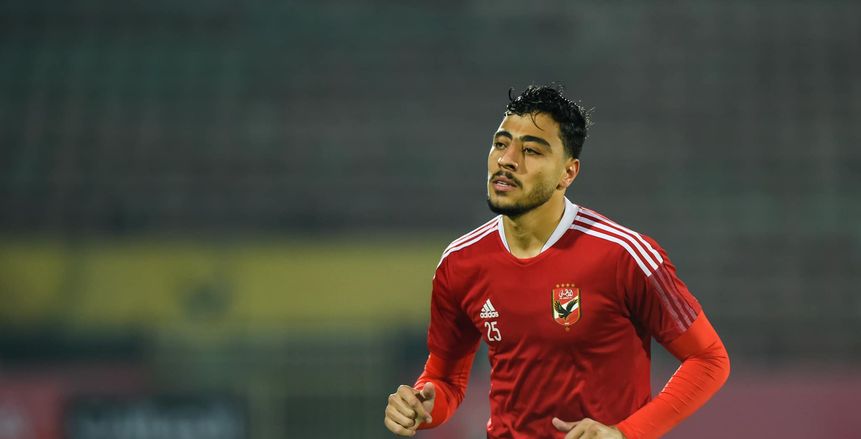 جماهير الأهلي تدعم أكرم توفيق في مباراة سموحة بالدوري