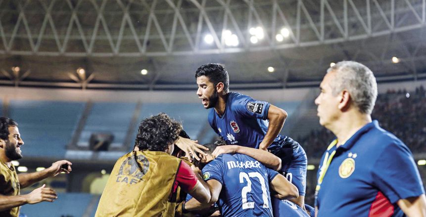 احتفالات «حمراء» فى تونس: 700 دولار لكل لاعب.. رسالة خاصة من «الخطيب».. و«كارتيرون»: «نلعب على حصد اللقب الأفريقى»
