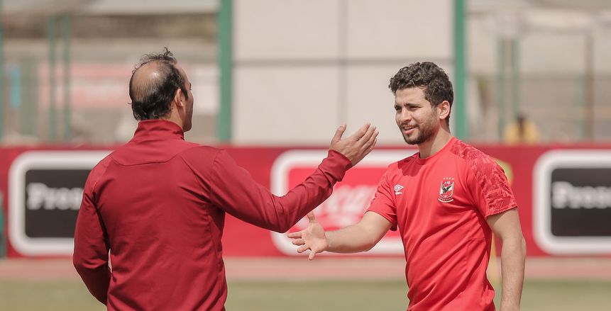 الأهلي يسابق الزمن للتخلص من محمد محمود ونيدفيد