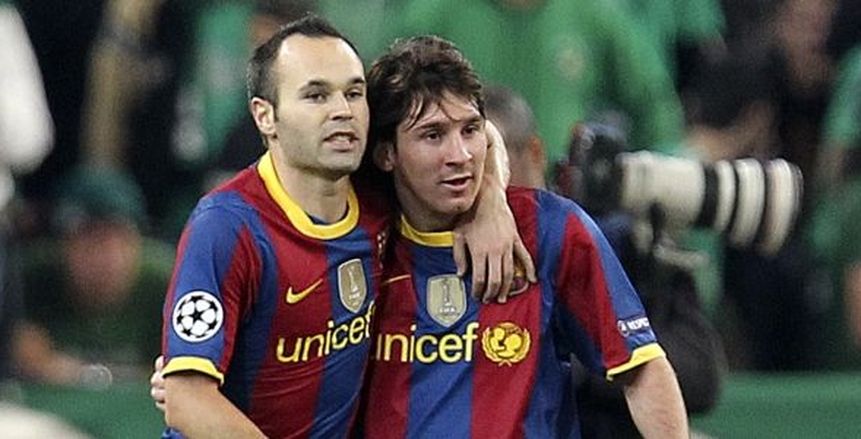 مدير برشلونة يعلق على إمكانية رحيل "ميسي" و"إنيستا"