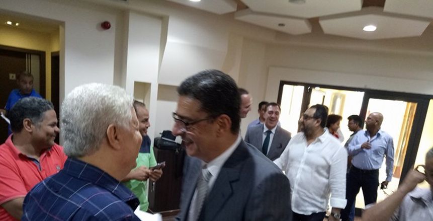 مصدر: رئيس الزمالك ينوي مفاتحة مسئولي الجبلاية في مسألة قيد 4 أجانب