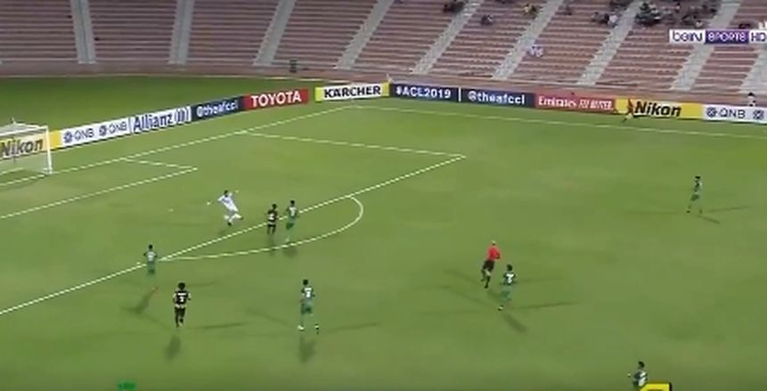 بالفيديو.. هدف كوميدي للاتحاد السعودي في مرمى ذوب آهن الإيراني