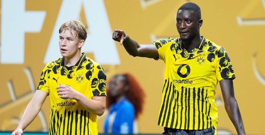 ماكينة أهداف.. نجم دورتموند تحت رقابة برشلونة لخلافة ليفاندوفسكي