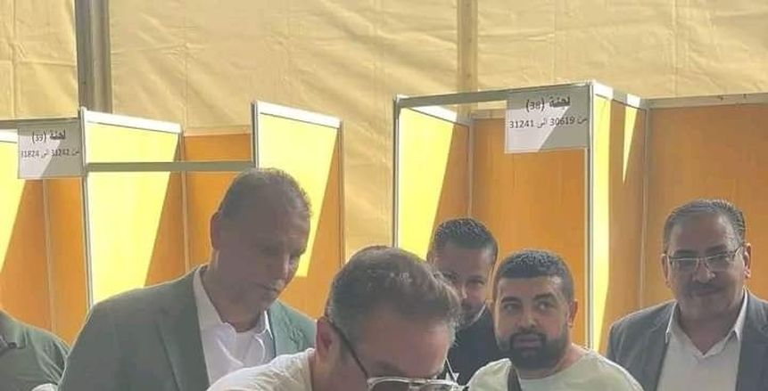 حازم إمام ونجوم كرة القدم يدلون بأصواتهم في انتخابات الزمالك