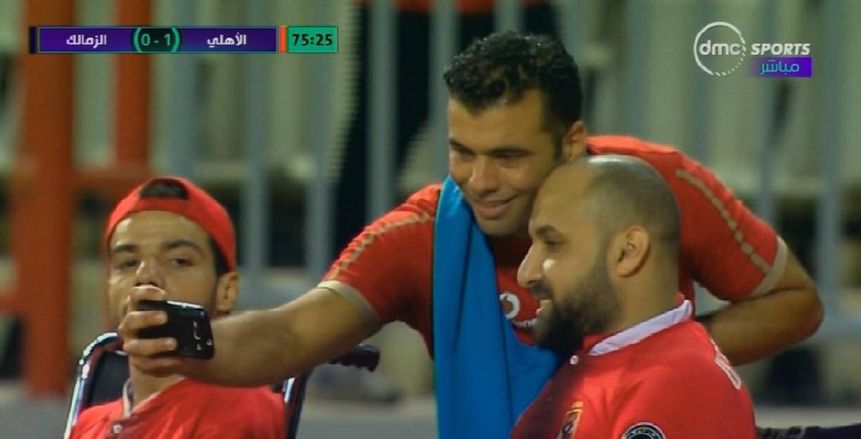 بالصورة| متعب لصاحب الـ "سيلفي": شغلتنا اننا نسعدكم