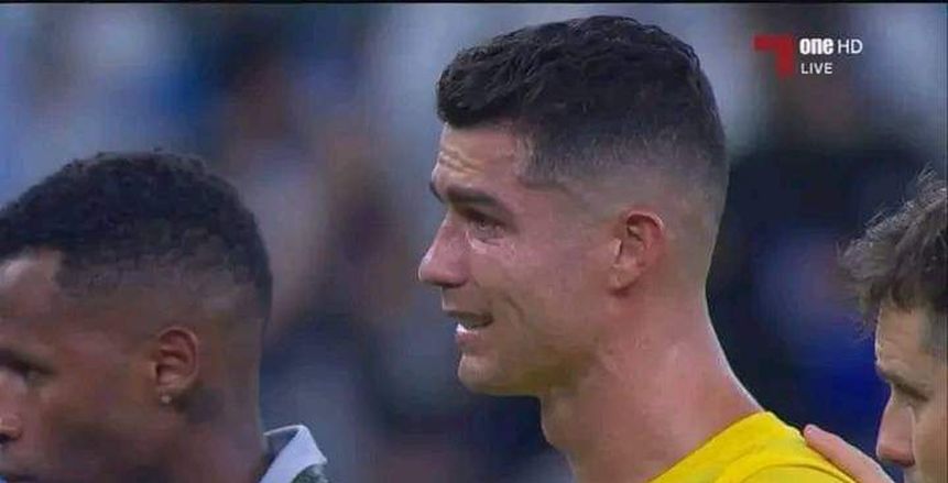 مشهد صادم.. حزن رونالدو بعد خروج النصر من دوري أبطال آسيا