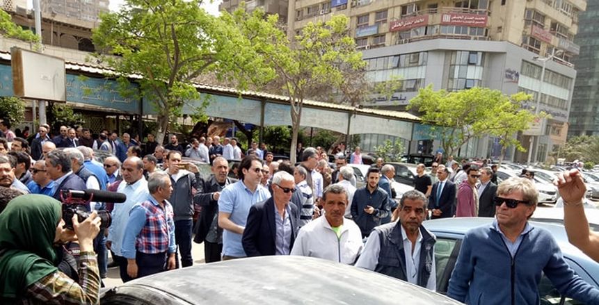 كوبر وجهازه الفني يقدمون واجب العزاء لـ«لهيطه» في وفاة والدته