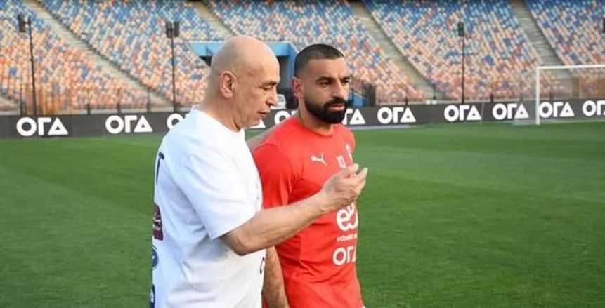 «تبقى أنت الجائزة الكبرى».. أول تعليق من حسام حسن على خسارة محمد صلاح للكرة الذهبية
