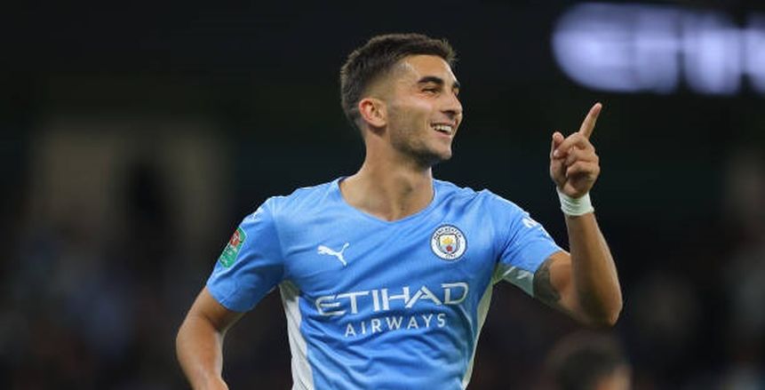 أخبار برشلونة.. لاعب أفريقي جديد وتأزم موقف «توريس» واستمرار دي يونج