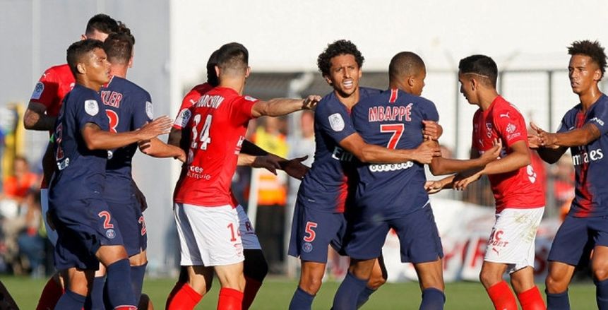 ديشامب غاضب من «مبابي» بعد طرده في مباراة باريس ونيم