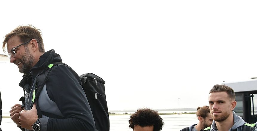 بالصور| صلاح يتجه بصحبة بعثة ليفربول للبرتغال استعدادا لملاقاة بورتو