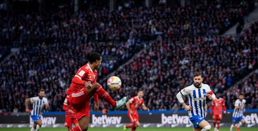 بايرن يتصدر الدوري الألماني.. ومرموش يشارك في فوز فولفسبورج على ماينز