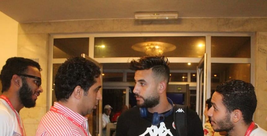 بالصور| محمد شيحة يستقبل بعثة تونس عند وصولها الإسماعيلية استعدادا لمواجهة غانا