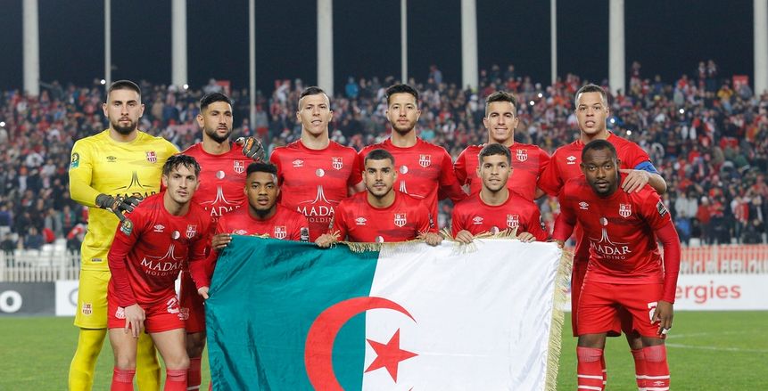 مدرب الزمالك السابق يتولى تدريب شباب بلوزداد قبل مواجهة الأهلي