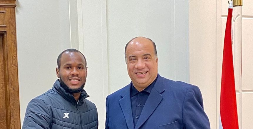 محمد مصيلحي يستقبل المهاجم الجامايكي روماريو وليامز لدعمه