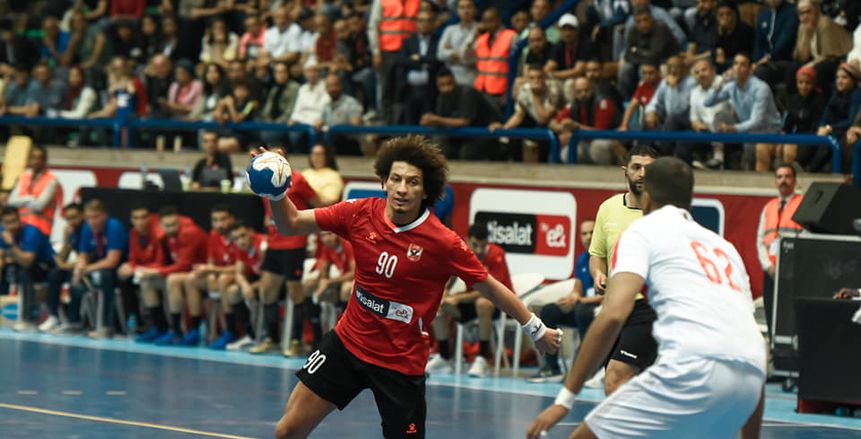 رئيس جهاز اليد في الزمالك يهاجم لاعبيه.. ويؤكد: سعينا لضم علي زين قبل الأهلي