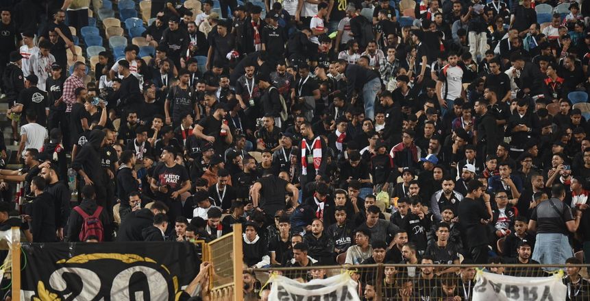 لاعبو الزمالك يقدمون قميص محمد صبري للجماهير قبل لقاء زيسكو بالكونفدرالية