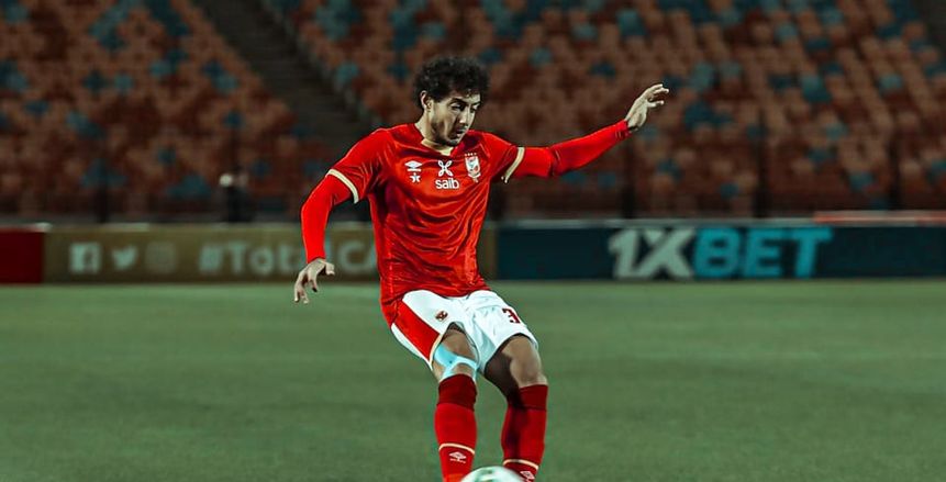 اصابة محمد هاني في الركبة.. وطبيب الأهلي يفحص اللاعب