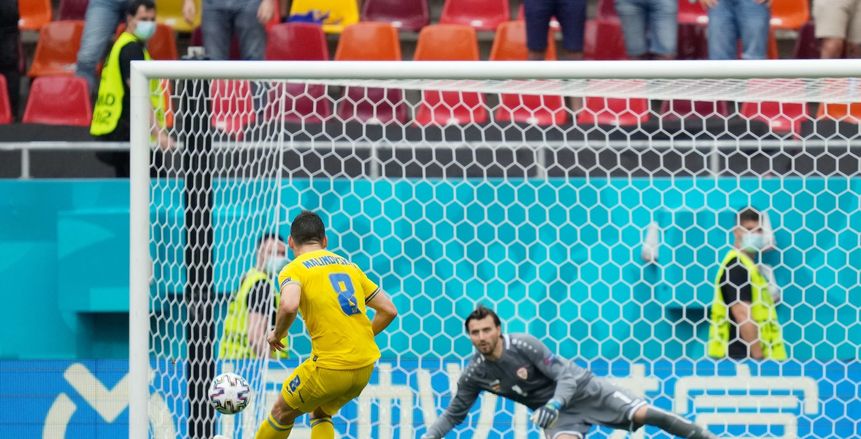 يورو 2020.. تألق يارمولينكو في بطولة ركلات الجزاء الضائعة ومعادلة إنجاز الغندور