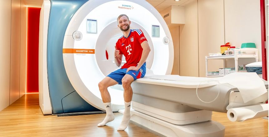 رسميا.. بايرن ميونخ يتعاقد مع كونراد لايمر حتى عام 2027