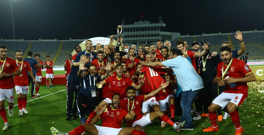 كأس أبطال إفريقيا تجوب شوارع القاهرة من مقر الأهلي بالجزيرة لفرع زايد