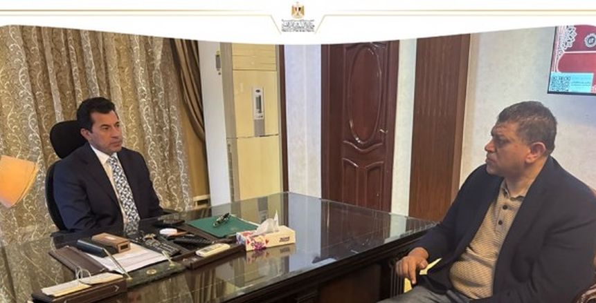 وزير الرياضة يبحث مع رئيس اتحاد اليد خطط تطوير اللعبة وإعداد المنتخبات