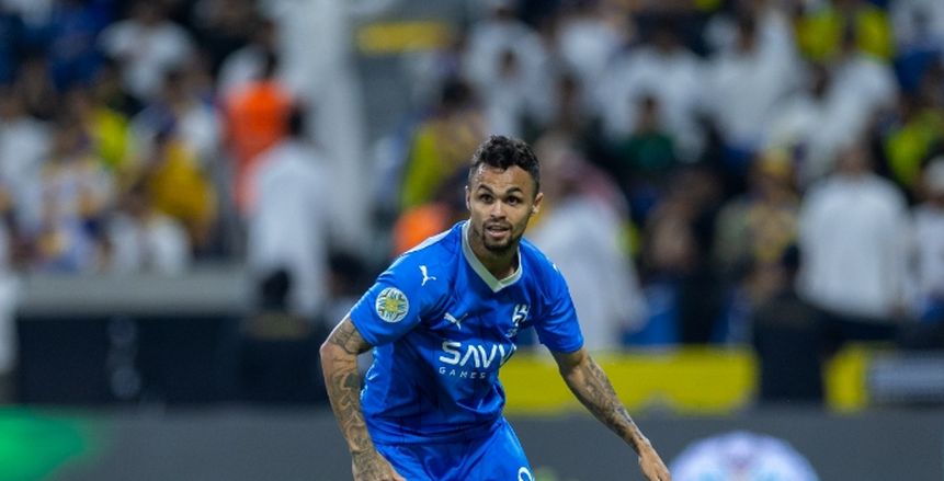 ميشايل لاعب الهلال يحتفل على طريقة رونالدو بعد تسجيله هدفا في النصر «فيديو»