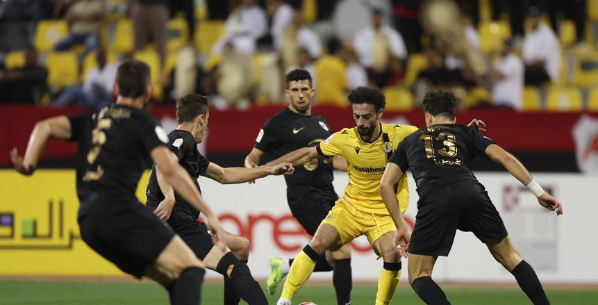استبعاد أحمد عبد القادر وبيرسي تاو أساسيا في مباراة قطر وأم صلال