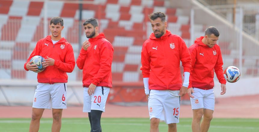 غياب هداف منتخب الجزائر التاريخي عن مباراة الأهلي وشباب بلوزداد.. ما القصة؟