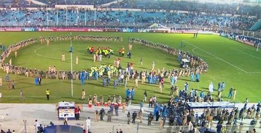 الهلال السوداني يتخلى عن جماهيره أمام "كاف" ويشكو حكم لقاء الأهلي