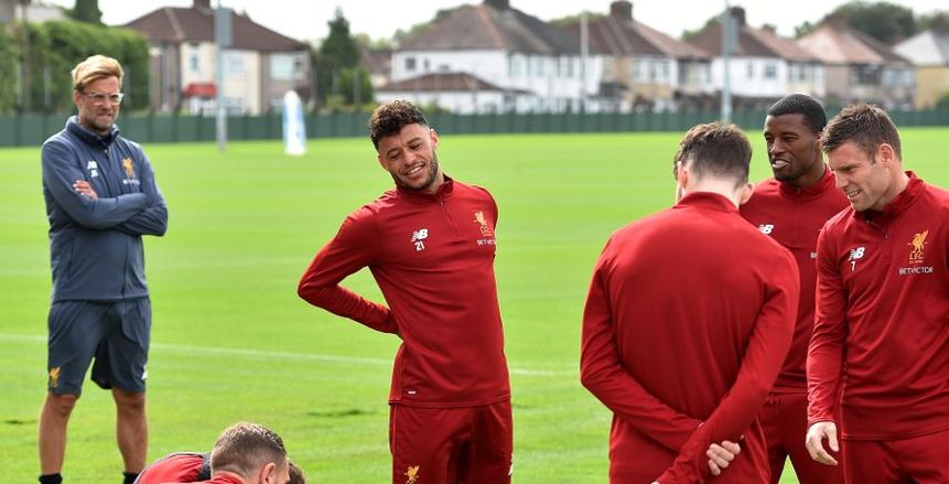 قائد ليفربول: «تشامبرلين» لاعب رائع.. وعودته تعطي الفريق دفعة كبيرة