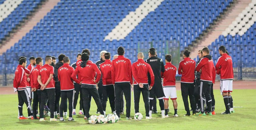 "كوبر" يحذر لاعبيه من الانشغال بتصريحات المدير الفني لمالي