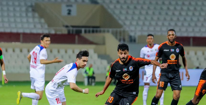 عجمان يكرس عقدته للشارقة.. ويحرمه من الابتعاد في صدارة الدوري الإماراتي